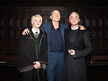 «Это было волшебно»: Том Фелтон и Джейсон Айзекс — на фото с пьесы по «Гарри Поттеру»