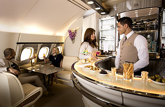Emirates обновит зону с баром в Airbus A380