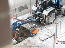 Новоуральцы остались без тепла из-за коммунальной аварии: прорвало сразу два водопровода