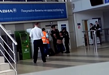 Опоздавший на рейс пассажир устроил дебош в аэропорту Архангельска
