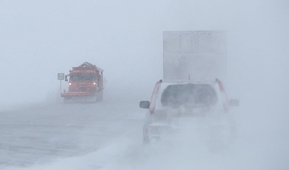 Снегопад спровоцировал крупные пробки на въезде в Волгоград