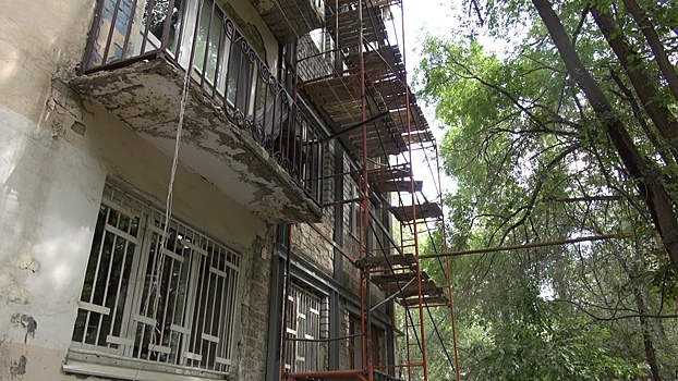 Обрушение дома на Измайлова: здание начали ремонтировать
