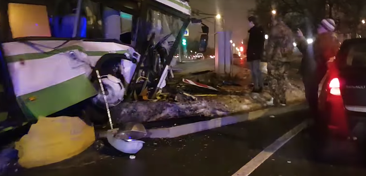  В результате аварии пострадали три человека