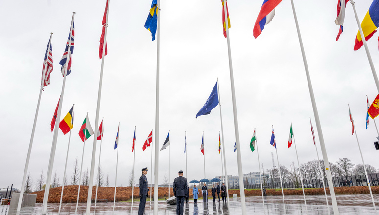 Церемония поднятия флага Швеции прошла в штаб-квартире НАТО в Брюсселе