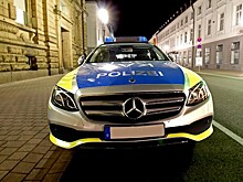 В Германии 14-летний подросток угнал машину бабушки ради поездки к любимой