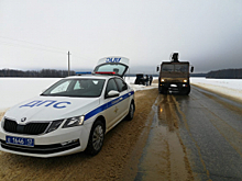 В Мордовии сотрудники Госавтоинспекции помогли водителю, автомобиль которого съехал с проезжей части в сугроб