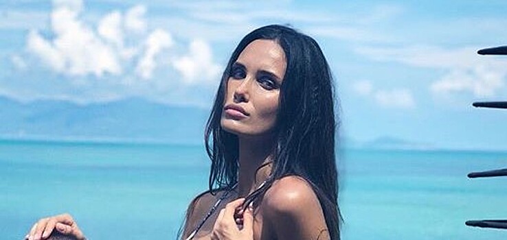 «Фрукт страсти»: жена футболиста Мамаева опубликовала странный «голый» снимок с маракуйей
