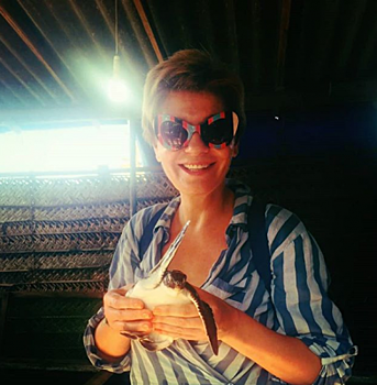 Фанаты осудили Анну Ардову за отдых после смерти экс-супруга