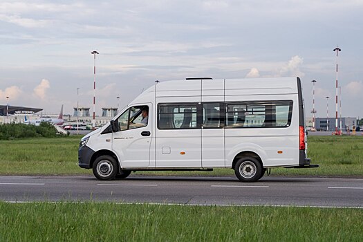 Пассажиров бизнес-класса в Пулково решили пересадить в электромикроавтобусы