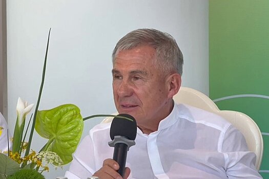 Раис Татарстана на Нефтяном саммите обсудил с Новаком экологические проекты школьников