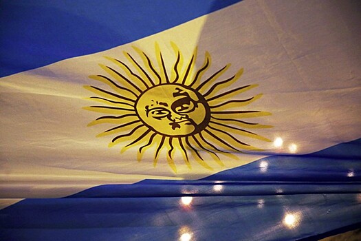 Fitch и S&P понизили рейтинги Аргентины до уровня, близкого к дефолту