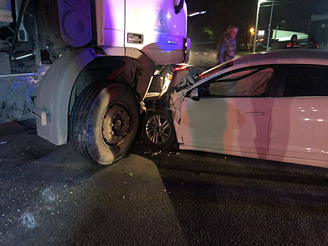 Водитель легковушки в больнице: грузовик смял иномарку на южном подъезде к Новочеркасску