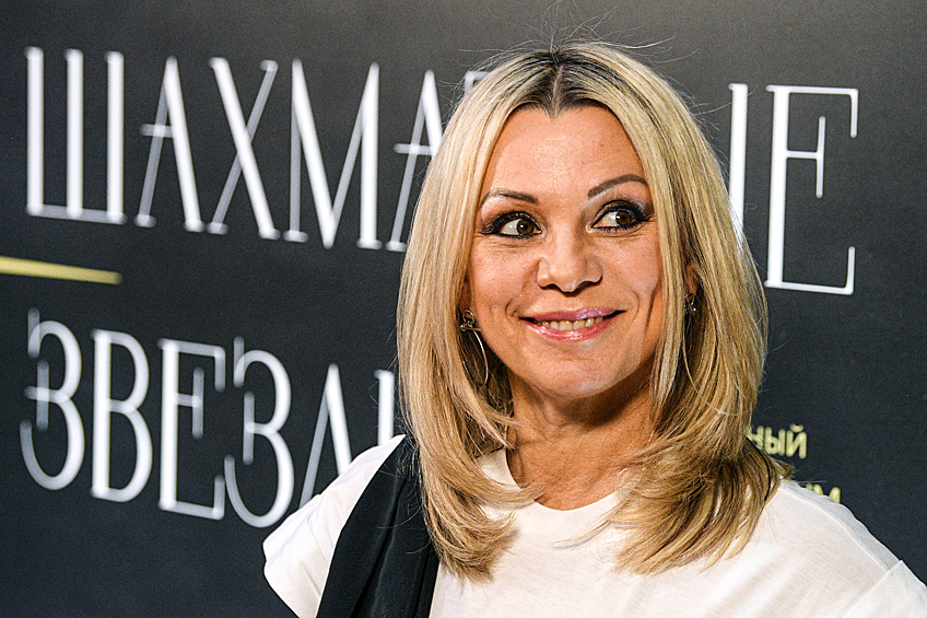 Певица Ирина Салтыкова на церемонии открытия шахматного турнира в Москве, 2023 год