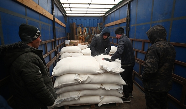 Волгоградские фермеры отправили в Станично-Луганский район 40 тонн муки