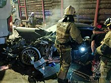 Водителя «Мерседеса», попавшего в аварию, зажало в салоне