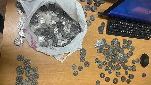 В Приамурье оперативниками задержан «гастролёр» за сбыт реплик старинных монет под видом настоящих