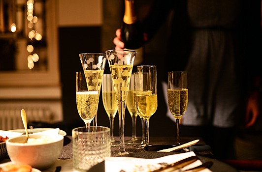 Как выбрать идеальное шампанское на Новый год
