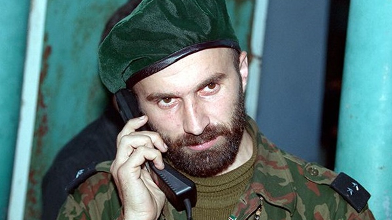 Шамиль Басаев: был ли он казаком по происхождению - Рамблер/развлечения и  отдых