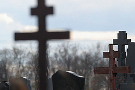 На российском кладбище возвели позолоченный некрополь убитым в 90-х членам ОПГ