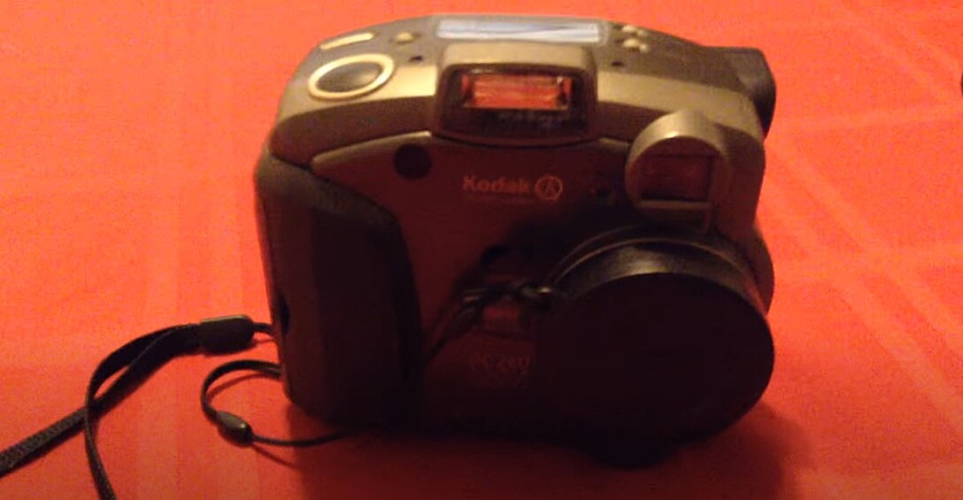 Игра также запустилась на старенькой камере Kodak DC260 1998 года выпуска. Спустя всего пять лет после релиза Doom цифровой технике уже хватало ресурсов, чтобы служить импровизированными платформами для игр
