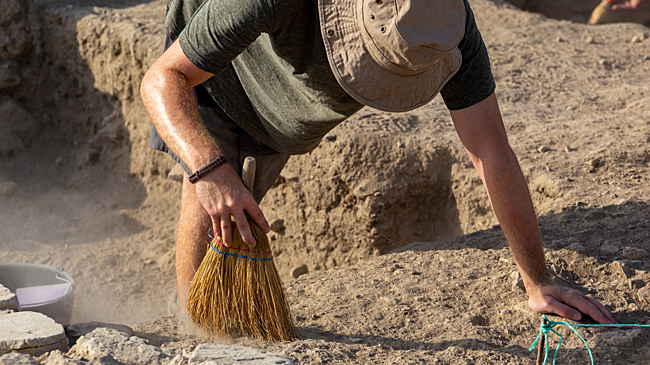 На Сардинии обнаружили финикийский амулет-скарабей возрастом 3000 лет