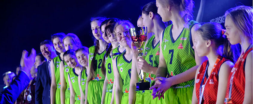 Спортсмены из Глазова победили в турнире по баскетболу