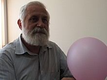 Афанасьева против избиркома. В суд пришел оппозиционер с розовым шариком