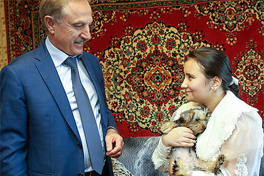 Путин подарил щенка подмосковной школьнице