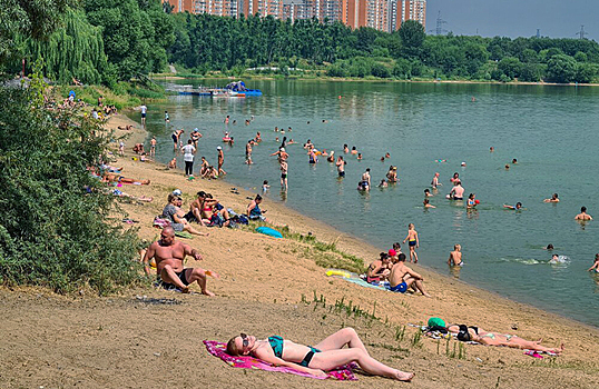 В Москве открывается купальный сезон. Где можно безопасно окунуться в воду в городской черте?