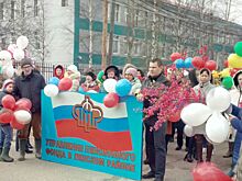В Ленске на параде самыми многочисленными были колонны работников образования и культуры