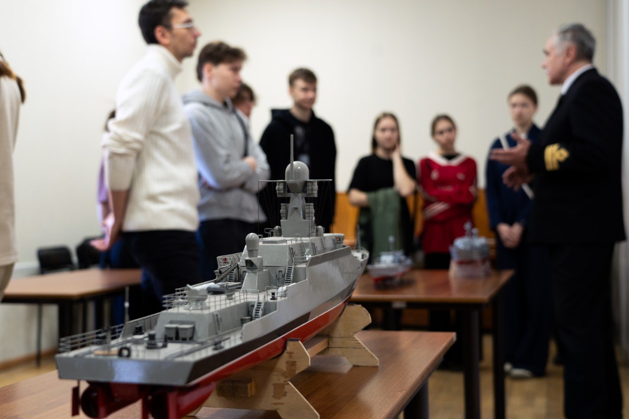 Нижегородские школьники встретились с морскими и речными офицерами