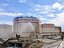 В Коми загорелись нефтяные резервуары, пострадали три человека