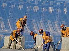 На российских стройках не хватает сотен тысяч работников