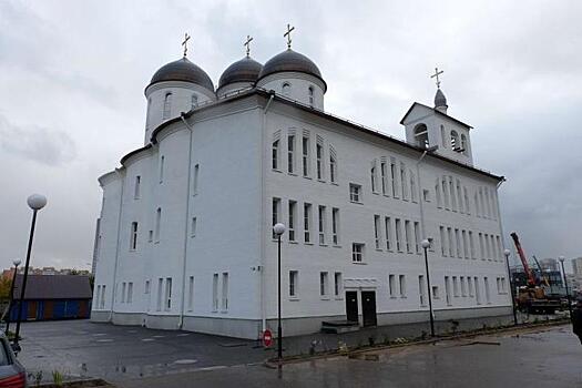 Белорус устроил погром на территории храма в Москве
