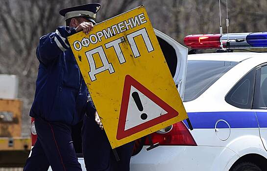 В Петербурге автомобиль протаранил стену метро