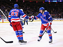 «Рейнджерс» разгромили «Айлендерс» в дерби Нью‑Йорка. Панарин набрал три очка, Цыплаков забросил шайбу