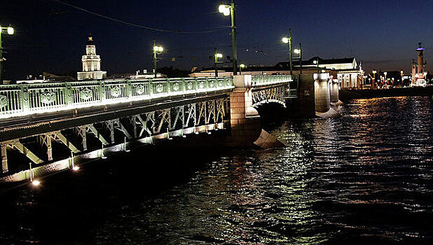 Дворцовый мост в Петербурге сделают красным ради китайского Нового года