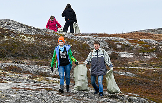 Добровольцы "Чистой Арктики" собрали 38 куб. м мусора на острове Шумшу