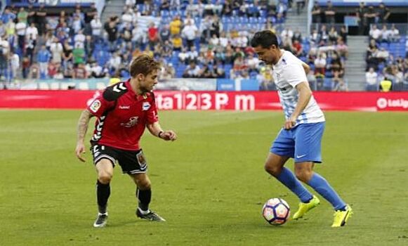 "Малага" дома уступила "Алавесу"