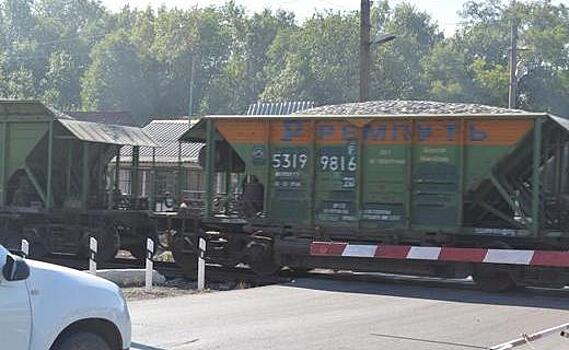 На Кубани проводят проверку после схода семи грузовых вагонов с рельсов