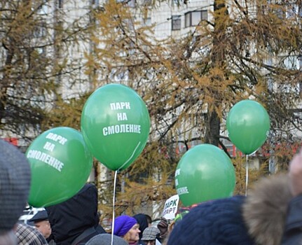 В Смольном не собираются расторгать договор с застройщиком парка на набережной Смоленки