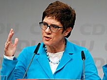 Глава Минобороны ФРГ: Россия угрожает безопасности всей Европы