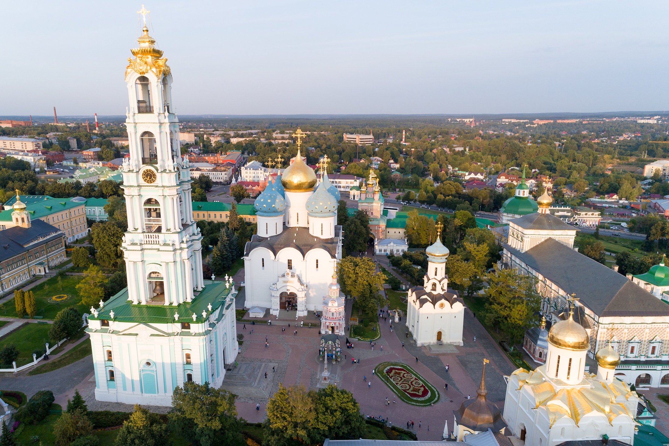 Почему сегодня нужен памятник защитникам Сергиевой лавры