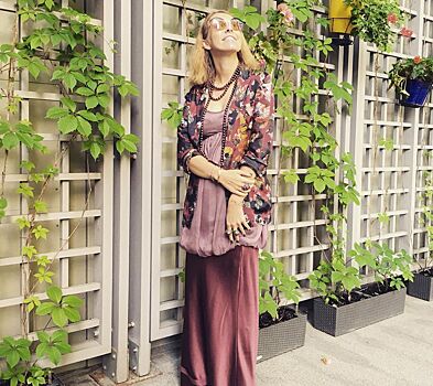 Собчак перестала скрывать большой живот