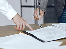 Как избежать последствий, если вынуждают подписать сомнительный документ