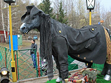 Как появилось выражение «конь в пальто»