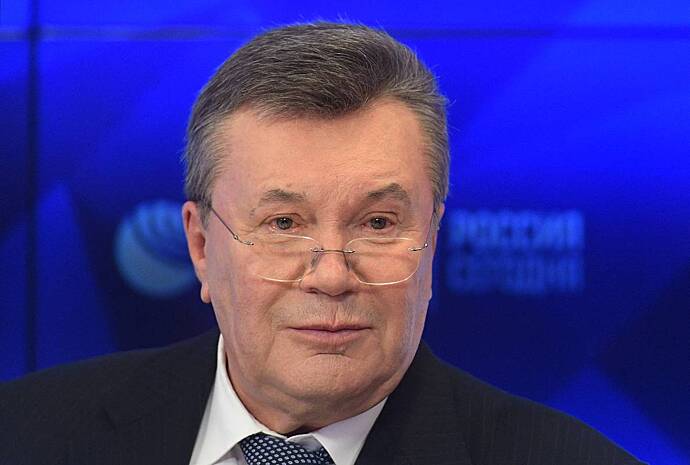 Самолет Януковича сел в Белоруссии