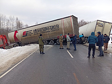 Серьёзное ДТП сильно затруднило движение на кузбасской трассе