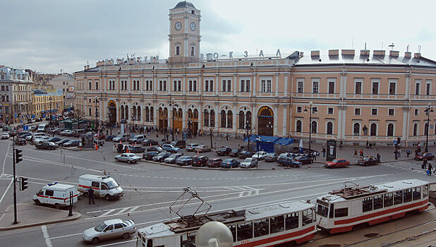 В Санкт-Петербурге экстренно эвакуируют вокзалы