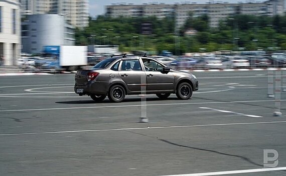"Автоваз" на два дня приостановит выпуск Lada Granta из-за перебоев с поставками запчастей